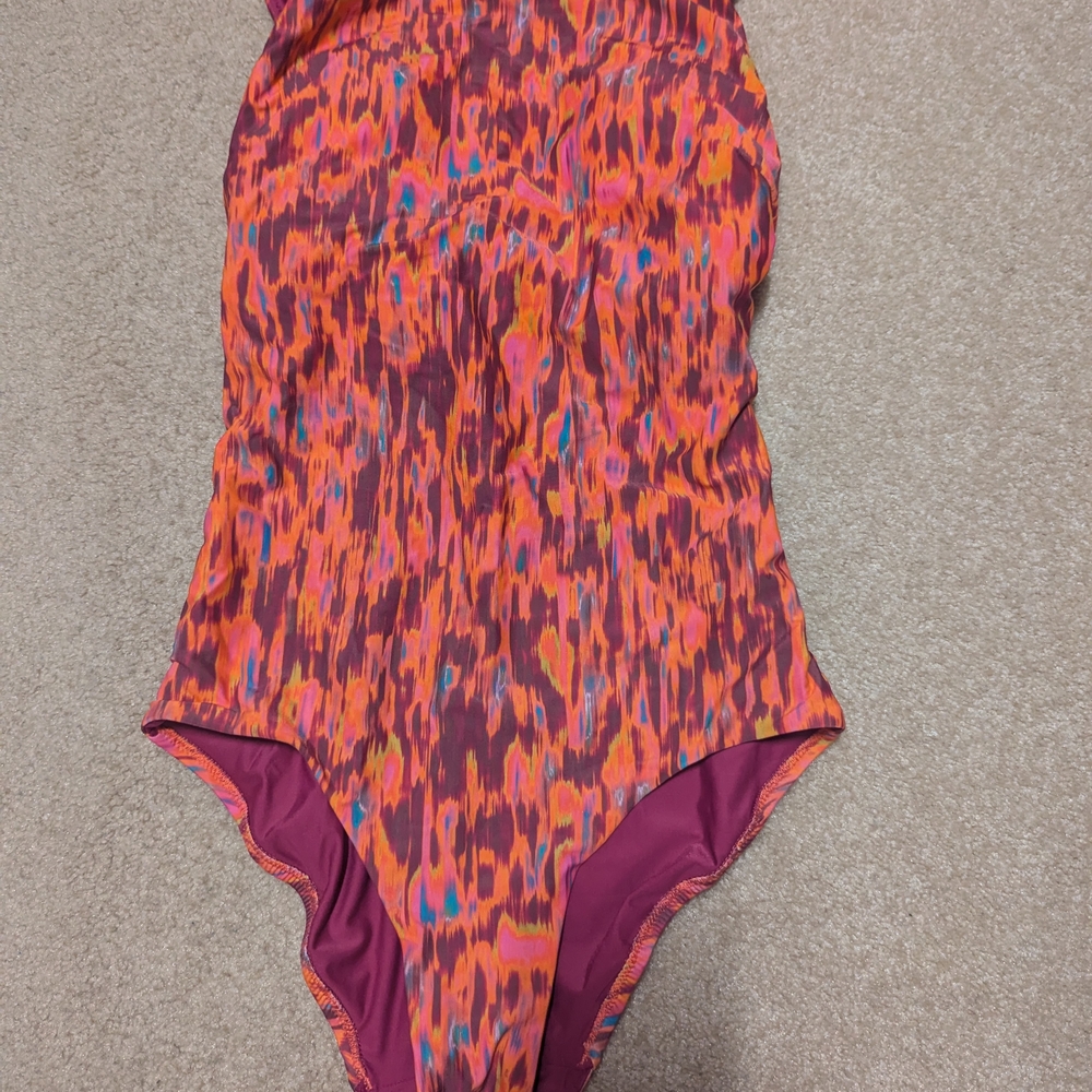 Lululemon Athletica Red and Orange One Piece Swimsuit with Dynamic Design